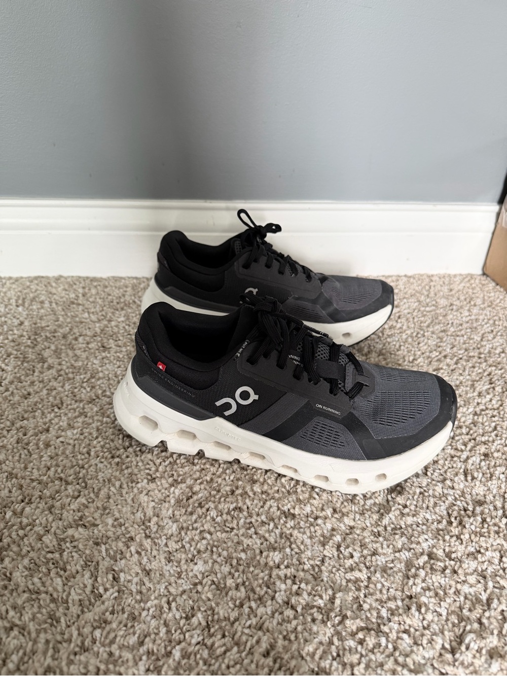 On CloudRunning2 Running Black and White tennis shoes